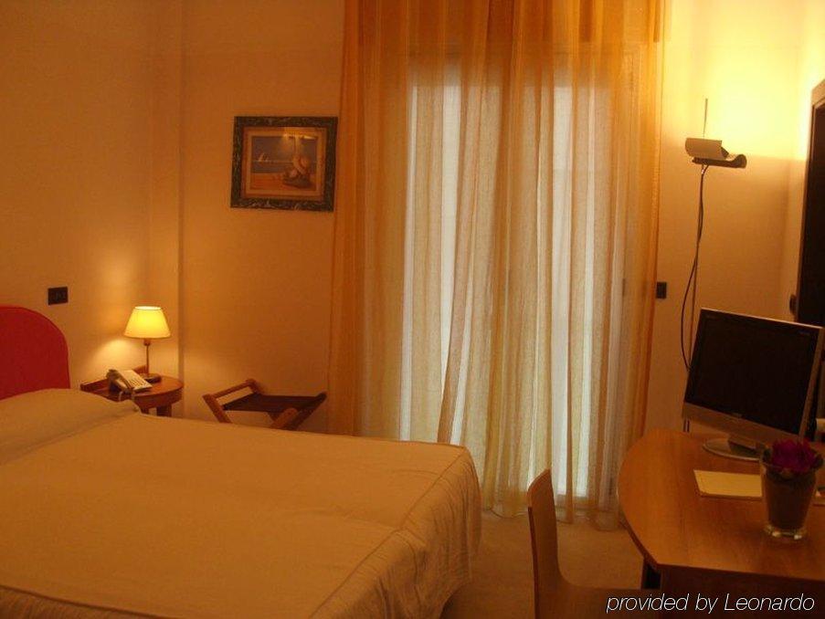 Hotel Levante Rimini Phòng bức ảnh