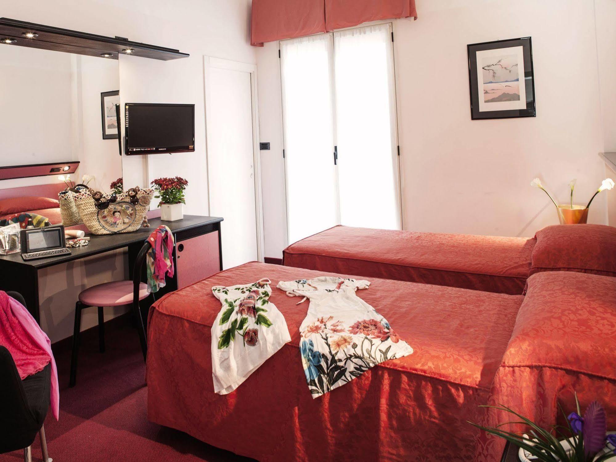 Hotel Levante Rimini Ngoại thất bức ảnh
